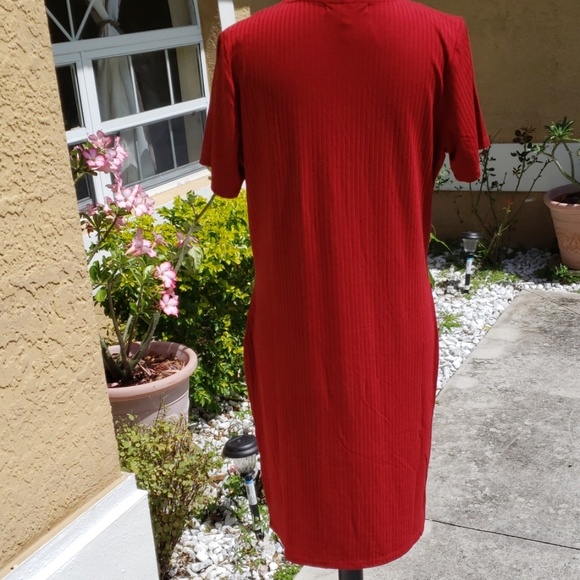 Derek Heart dress that hugs the hips gold buttons - Picture 5 of 6